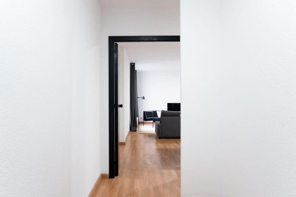 Plaza Urquinaona And Comfortable 3bd Apartment Barcelona